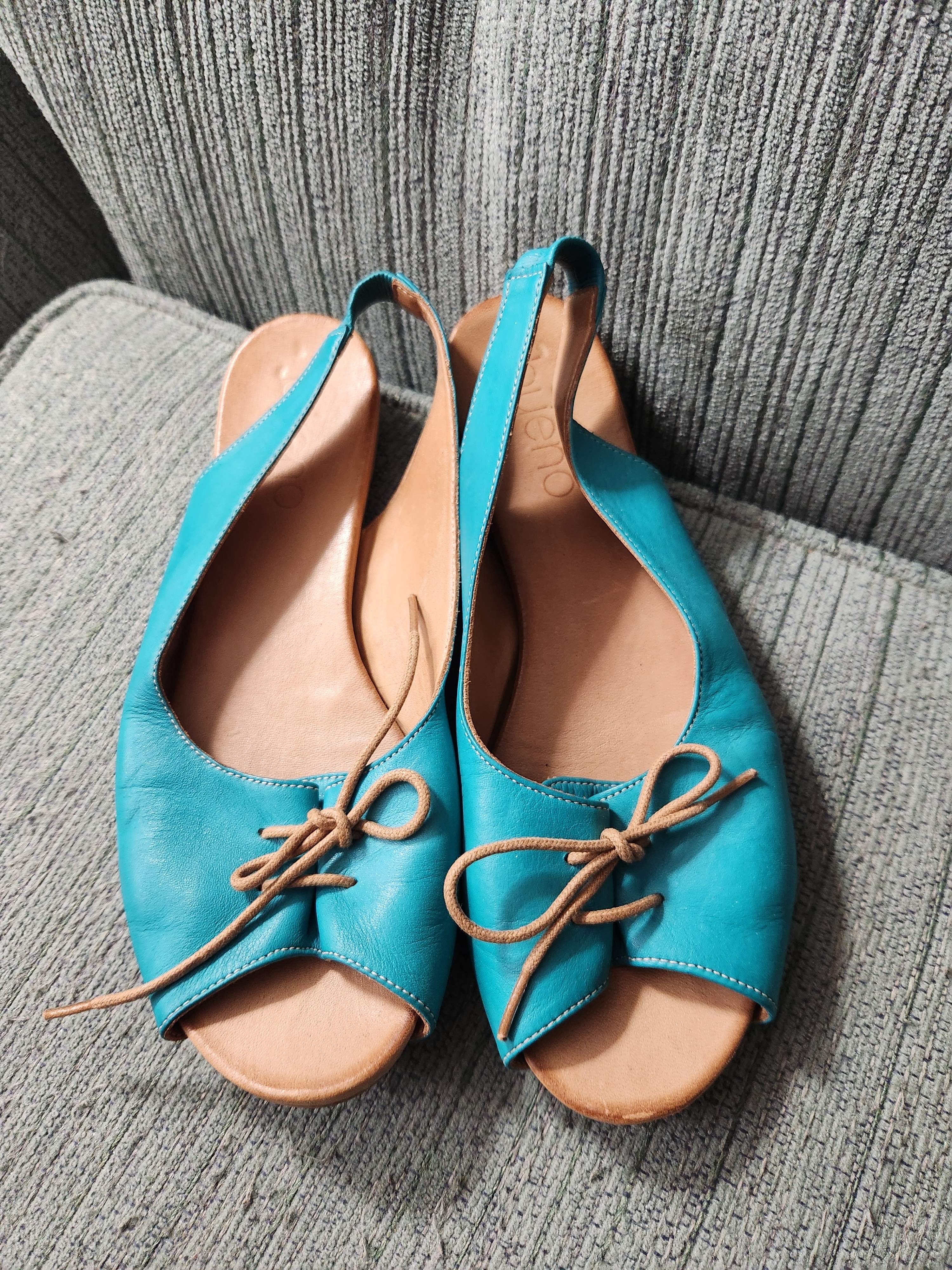 Turquoise Bueno Keely 39 Peep-Toe Slingback Flats.